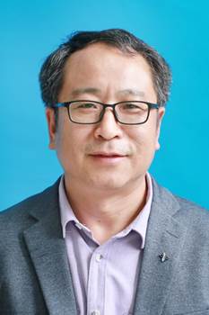 孫選個人證件照-1